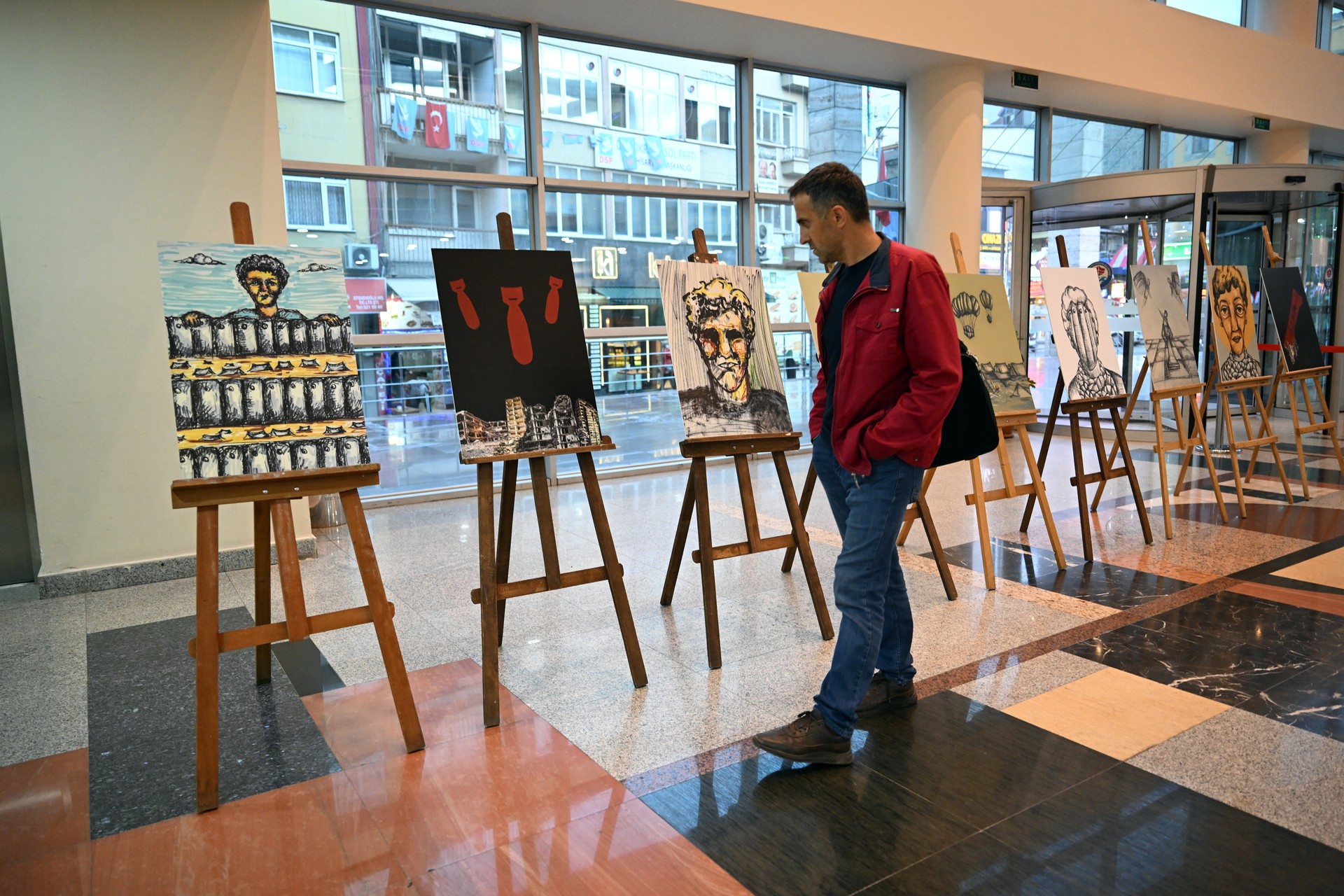 Palestinian teenager's artwork exhibited in Türkiye's Trabzon