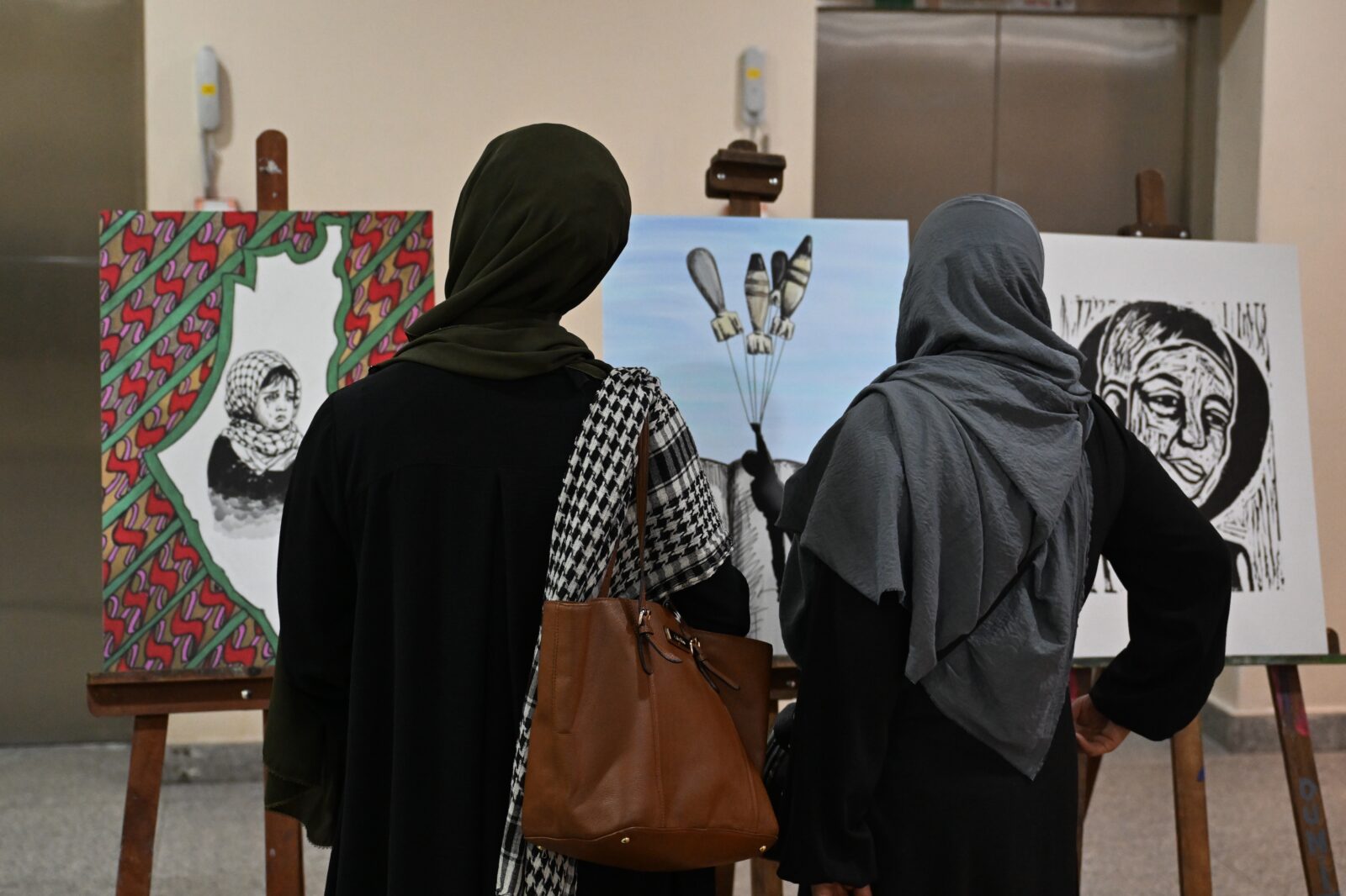 An exhibition featuring the artwork of 18-year-old Palestinian artist Hussein al-Carjarvi delivered online, has opened in <a href=