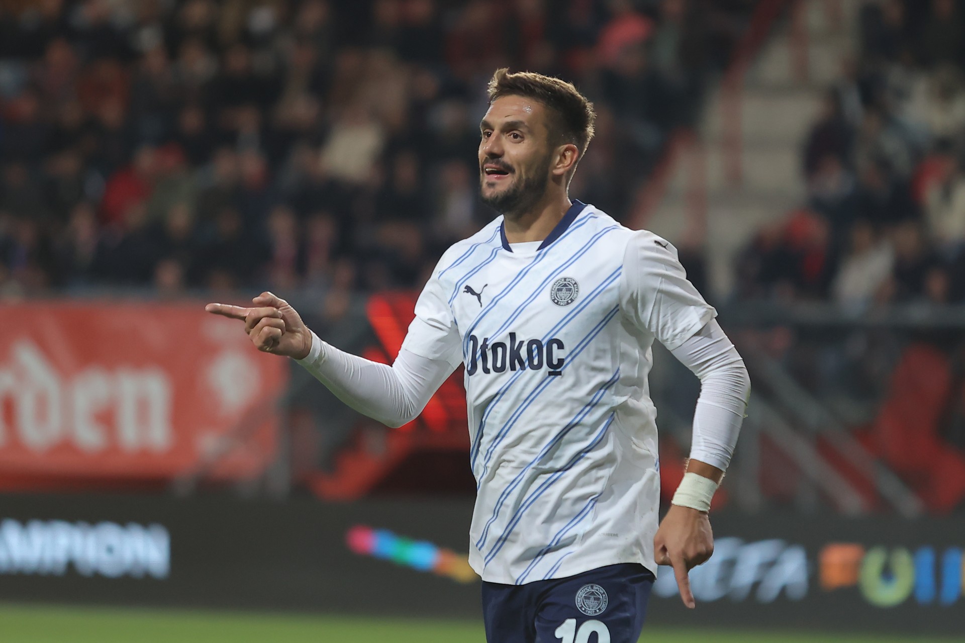 Fenerbahce's Tadic sponsors school in quake-hit Hatay, opts discretion over naming