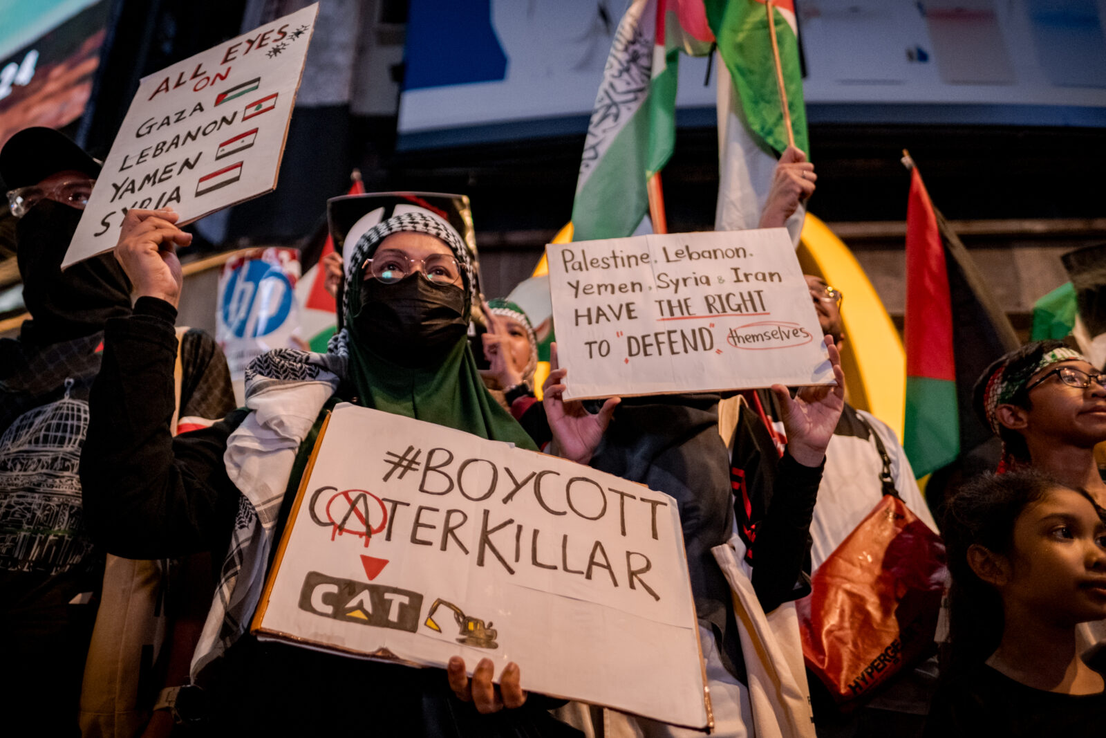 Malezya'nın başkenti Kuala Lumpur'da Filistin ve Lübnan'a destek gösterisi düzenlendi. “Jalan-jalan Filistin” göstericileri Filistin'e ve Lübnan'a desteklerini göstermek ve İsrail'in bölgedeki saldırılarını protesto etmek için Bukit Bintang bölgesinde bir araya geldi.