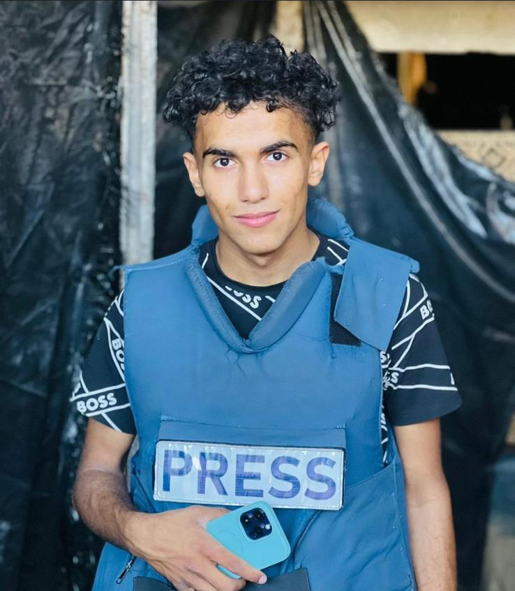 Israil ordusunun Gazze Seridi'nin kuzeyine düzenledigi saldirida aralarinda Anadolu Ajansi’nin (AA) da oldugu kurumlara serbest kameramanlik yapan Hasan Hamad hayatini kaybetti. ( Sosyal Medya - Anadolu Ajansi )