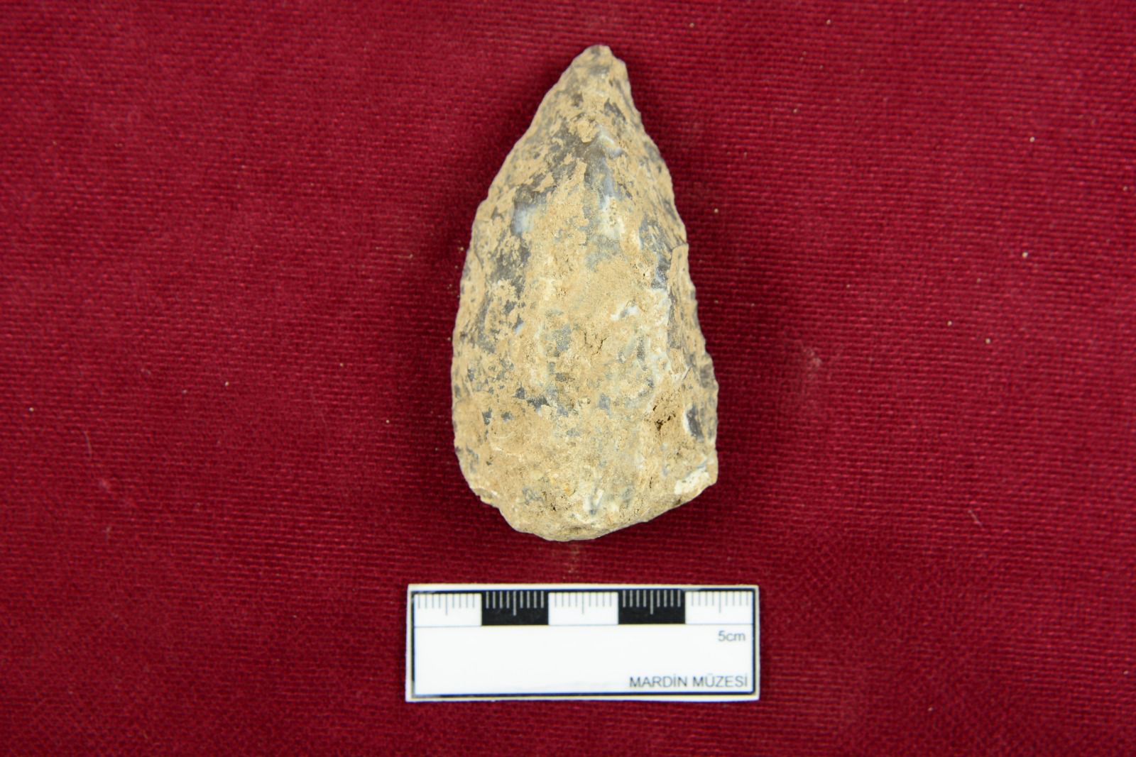 Stone tools discovered during archaeological excavations at Ulukoy Cave in Gurs Valley, which is home to many historical ruins and stone houses from different periods, Türkiye, October 18, 2024. (AA Photo)