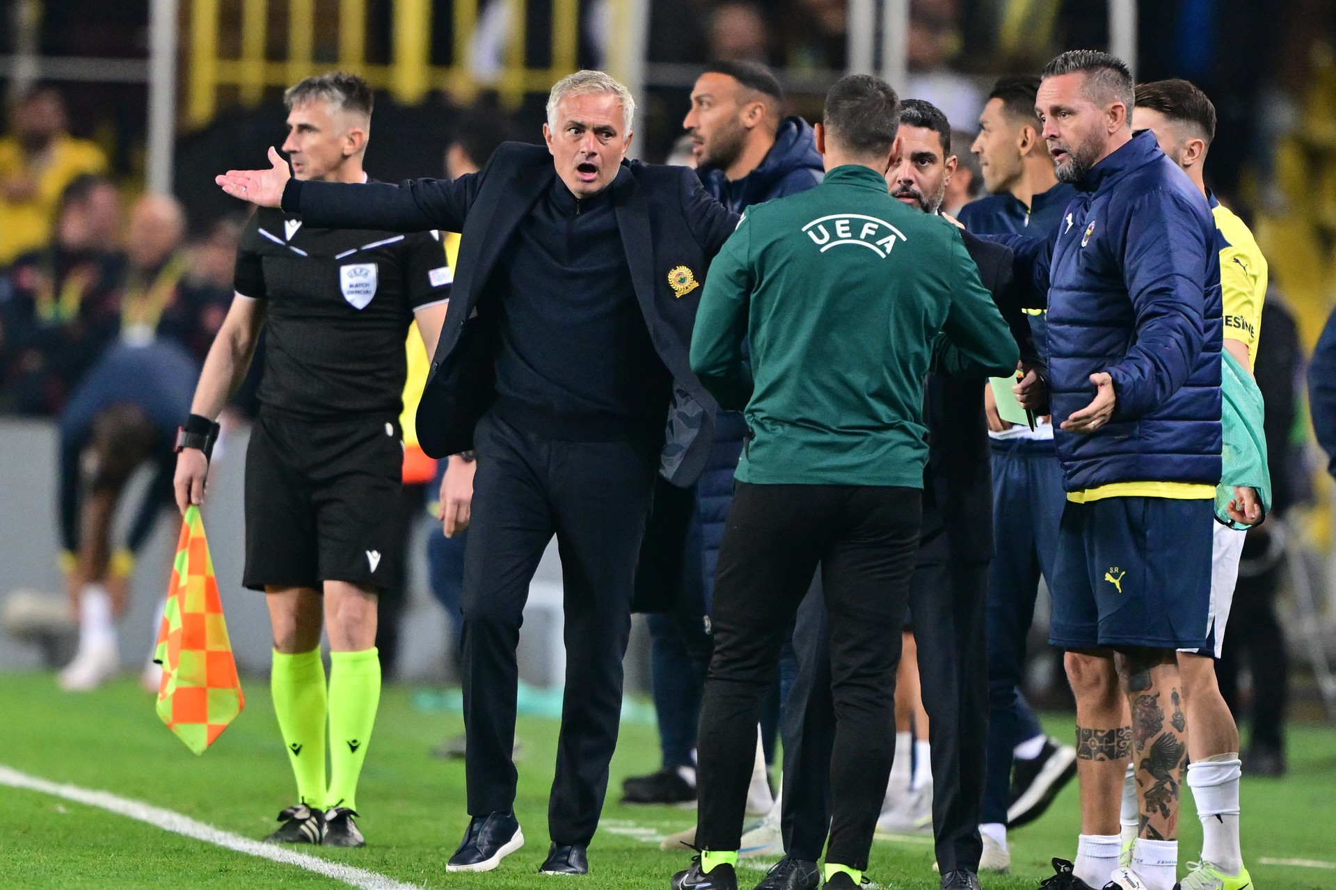Coach Mourinho asks after Fenerbahce's derby defeat, 'Should I leave?'