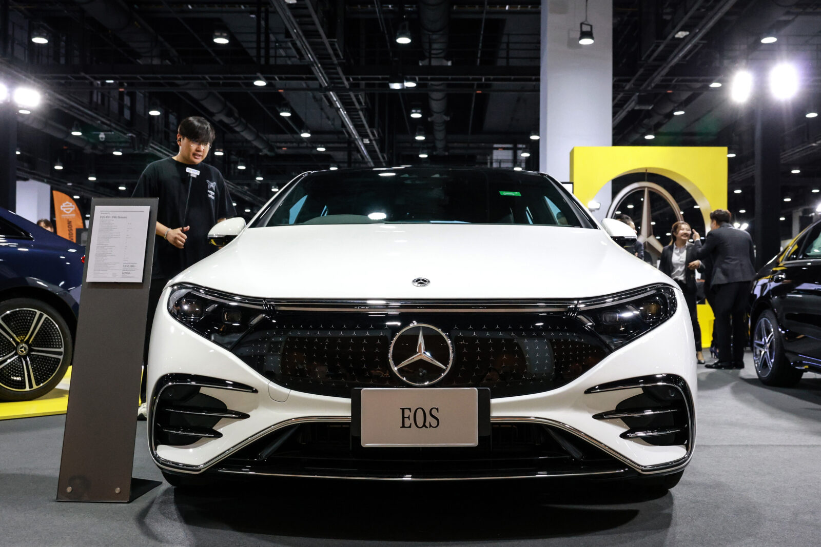 German giant Mercedes-Benz sees 4% drop in vehicle sales for 2024