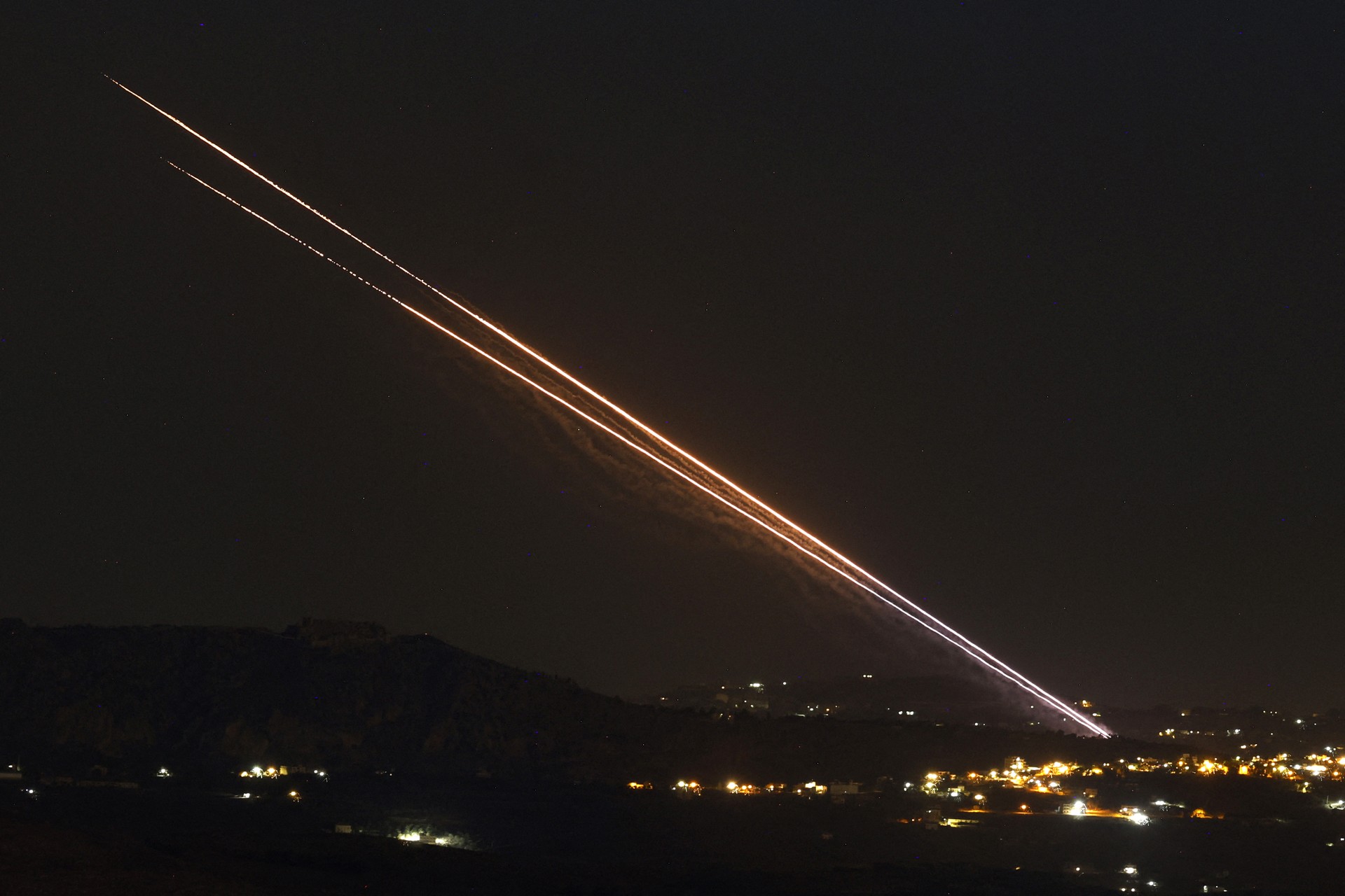 Hezbollah launches missile attacks on 5 military bases in northern Israel
