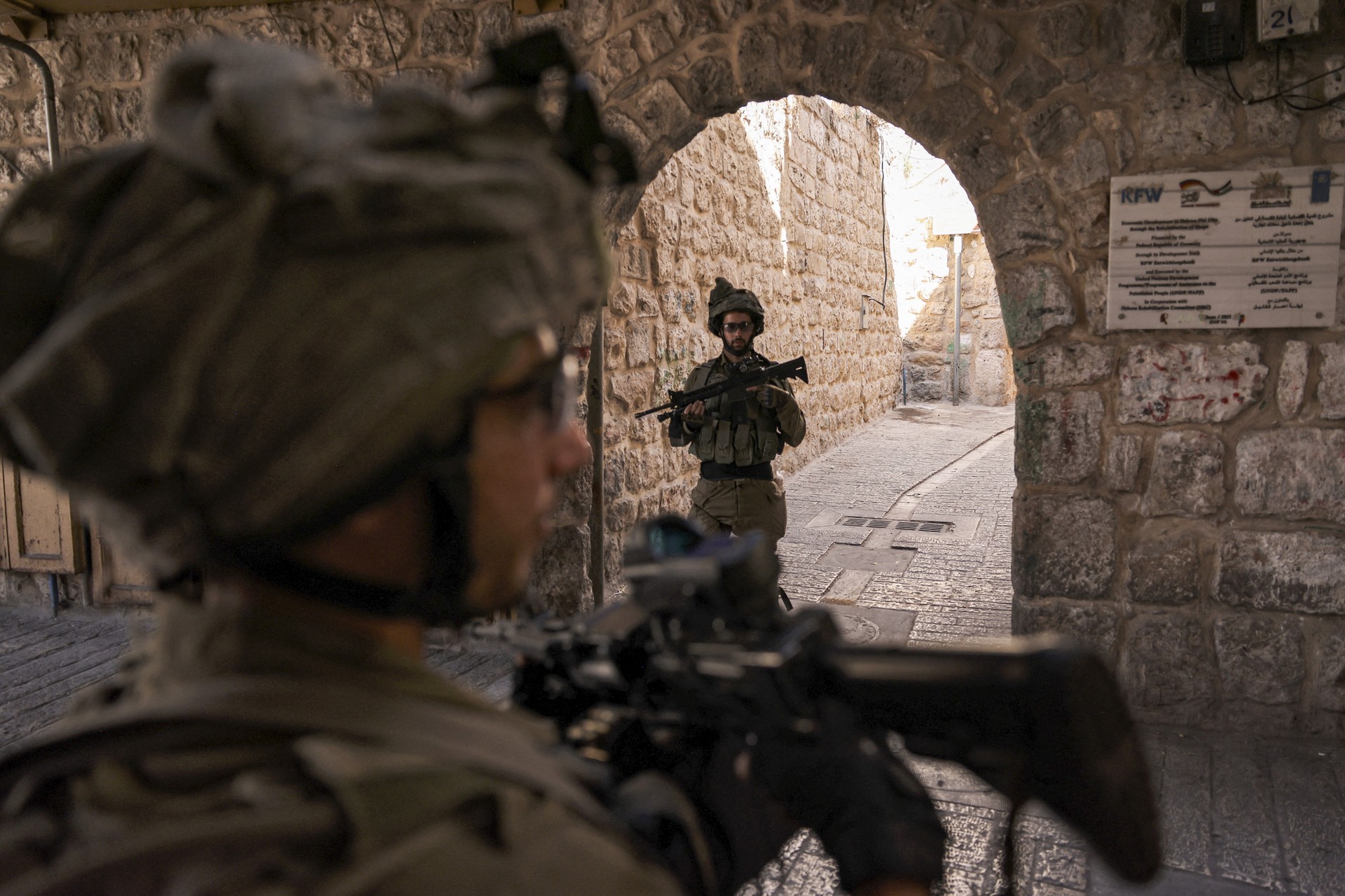 4 Israeli soldiers killed, 14 wounded in southern Lebanon