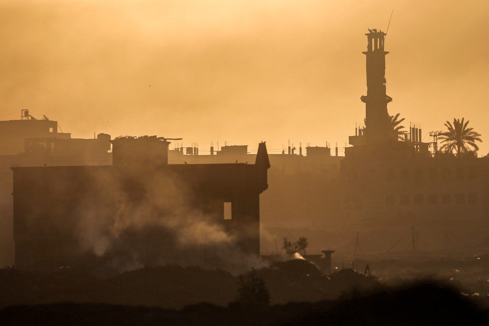 Iran warns of response to Israeli attacks amid ongoing Gaza crisis