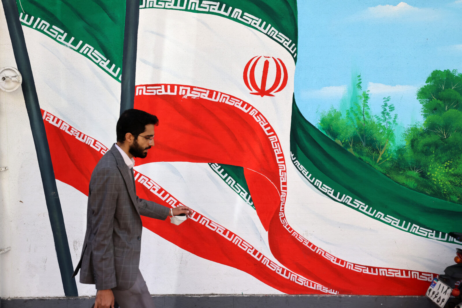 Iranian public hopes for successful US nuclear talks amid economic strain