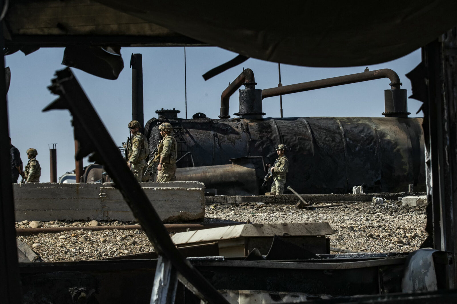 US troops inspect PKK/YPG-controlled oil facility amid Türkiye’s ops after TAI attack