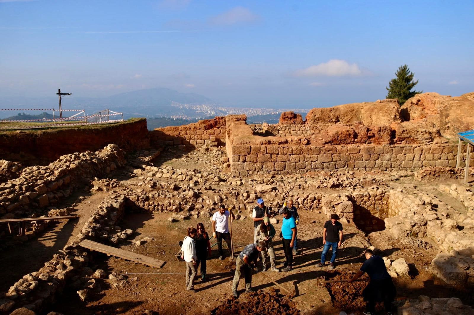 Ongoing excavations at the 2,300-year-old Ordu Kurul Castle, the first scientific archaeological excavation site in the Eastern Black Sea region, Türkiye, October 14, 2024. (IHA Photo)