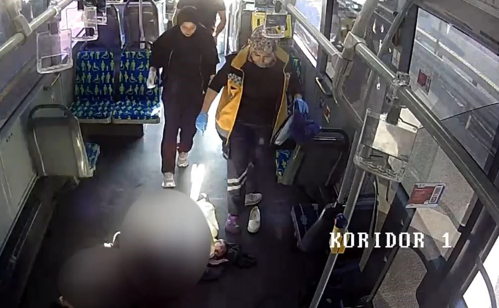 Metrobus' internal camera captures Hanife Mete, 35 weeks pregnant, giving birth on the vehicle in Esenyurt after being unable to find a taxi, Istanbul, Türkiye, Oct. 15, 2024. (IHA Photo)