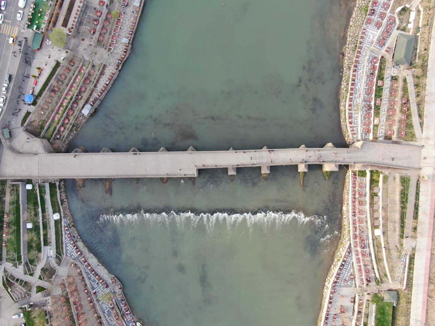The construction of the 5,000-year-old Diyarbakir walls and the Ten-Eyed Bridge, both listed as UNESCO World Heritage Site, has been digitally recreated using artificial intelligence, Türkiye, October 26, 2024. (IHA Photo)