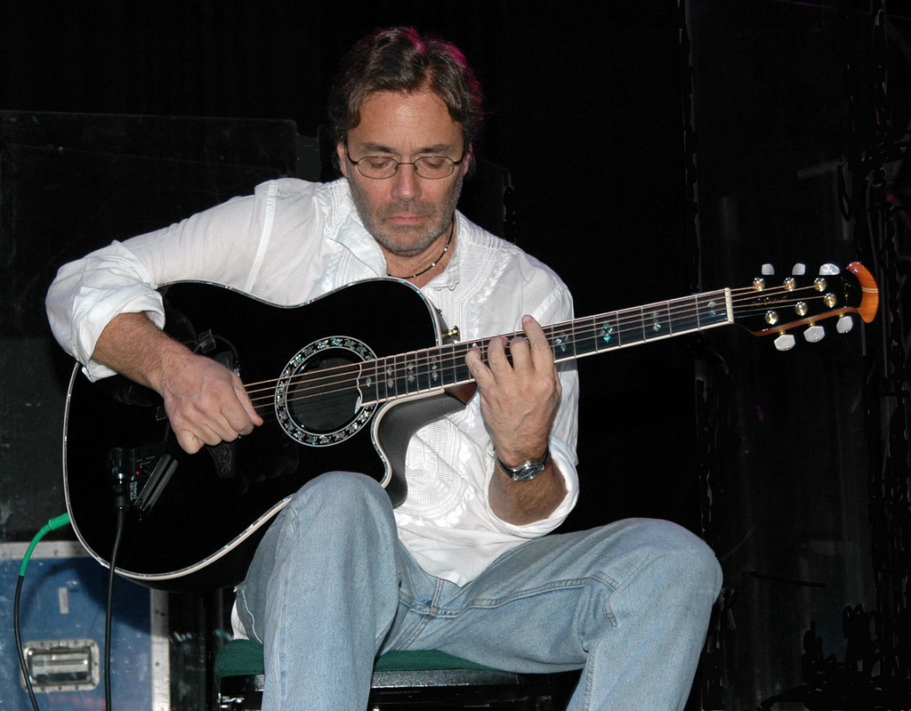 Al Di Meola at Granada Theater, 2006. (Photo via Wikimedia)