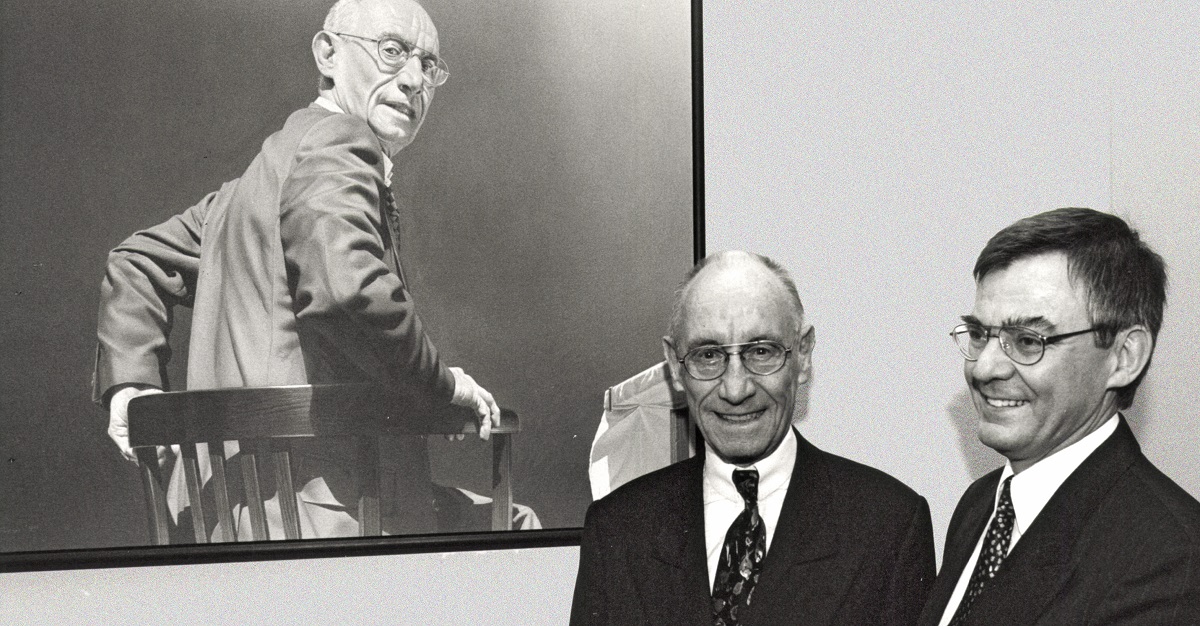 Edzard Reuter, Honorary Citizen of Berlin, and Reinhard Führer, President of the Berlin House of Representatives, at the unveiling of a portrait by Jan Peter Tripp, January 17, 2000. (Photo via Edzard Reuter Archive)