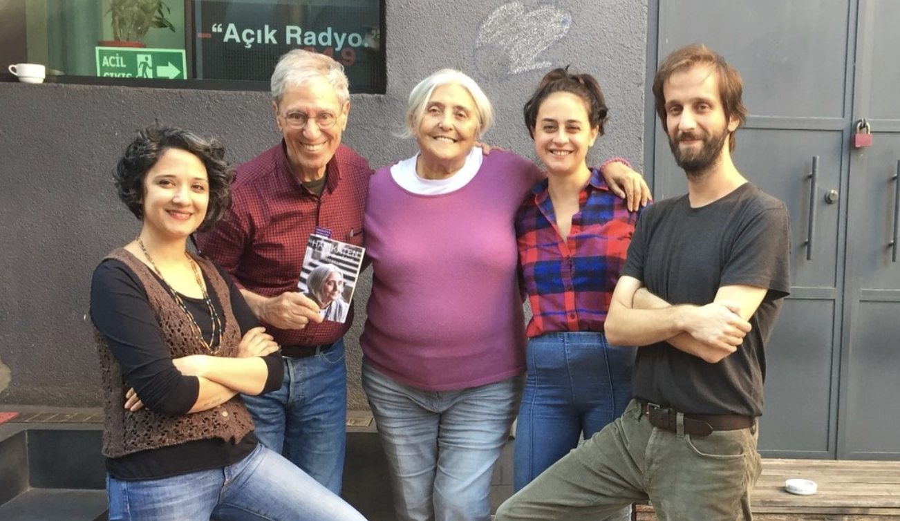 The first Acik Dergi (Open Magazine) host Sevin Okyay was joined by later generations Sona Ertekin, Eraslan Saglam, and Ilksen Mavituna on the Acik Dergi program, October 15, 2024. (Photo via Instagram / @acikradyo)