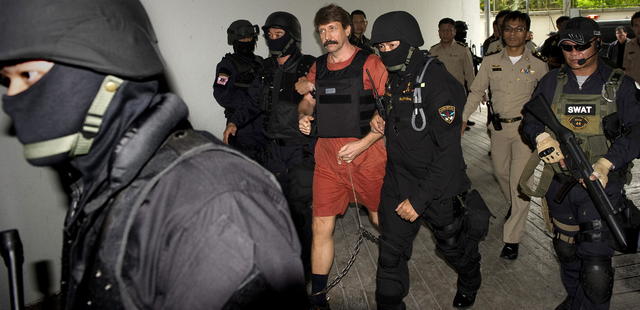 Russian arms dealer Viktor Bout arrives at court in Bangkok on October 5, 2010. (Nicolas Asfouri/AFP)