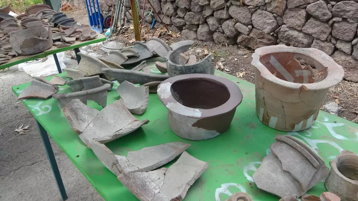 Intriguing discovery in Türkiye's Canakkale: 1,700-year-old chamber pots unearthed 