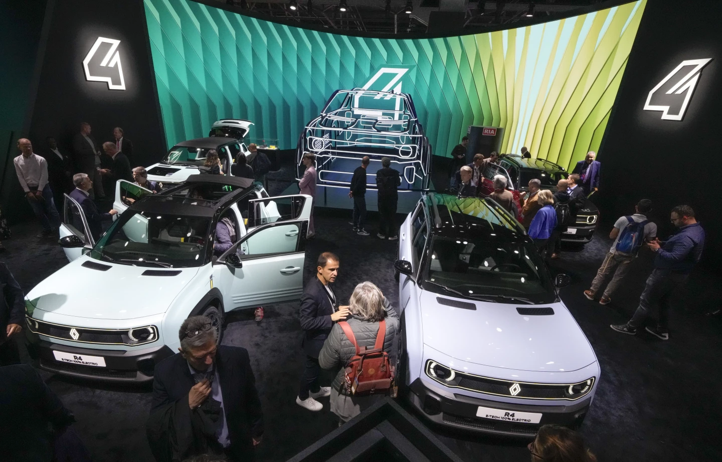 EU's new emission targets divide automotive giants at Paris Motor Show