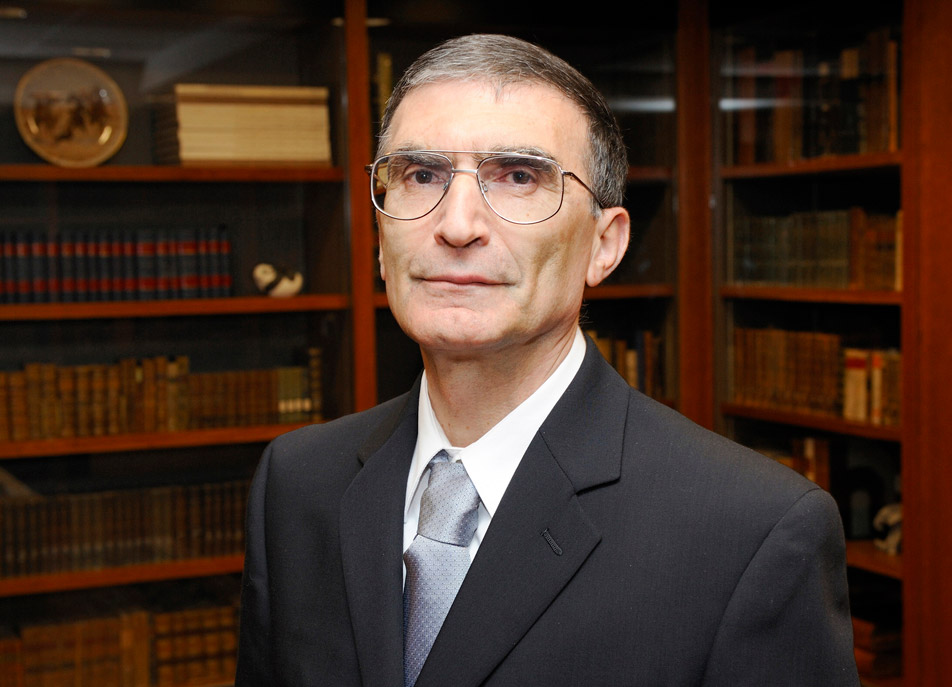 Dr. Aziz Sancar earned his PhD in molecular and cell biology from UT Dallas in 1977 and is one of three scientists who received the 2015 Nobel Prize in Chemistry. (Photo via University of Texas at Dallas)