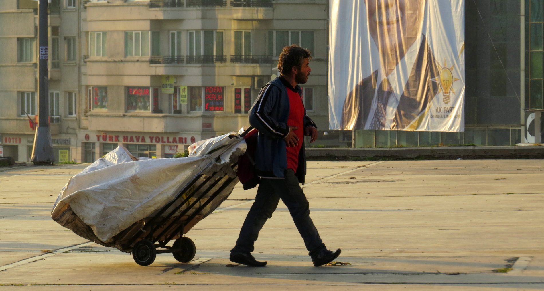 Türkiye’s drive to boost recycling puts pressure on informal waste pickers