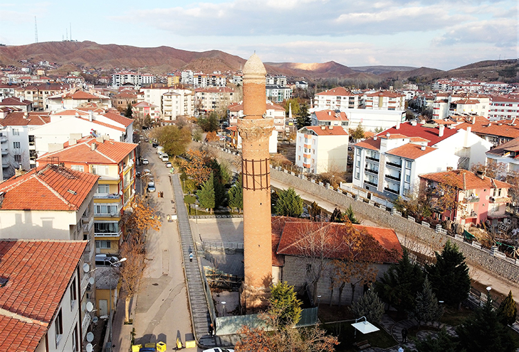 Red Minaret Mosque, sometimes called the Curved Mianret, Leaning Minaret, or Egri Minaret, is located in the city center of Aksaray, Türkiye, Dec. 5, 2022. (AA Photo)