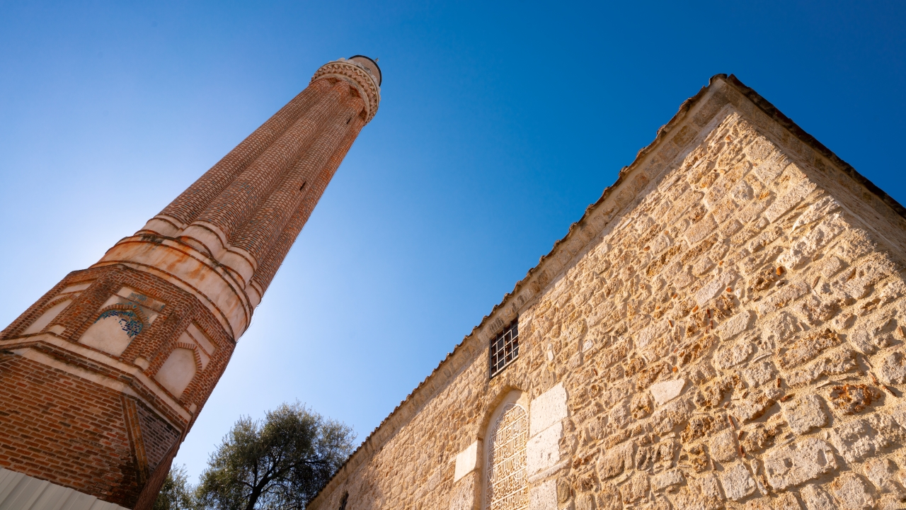 Yivli Minare Camii (Fluted Minaret Mosque), historical mosque in Antalya, Türkiye, Jan. 14, 2024. (Photo via TRT)