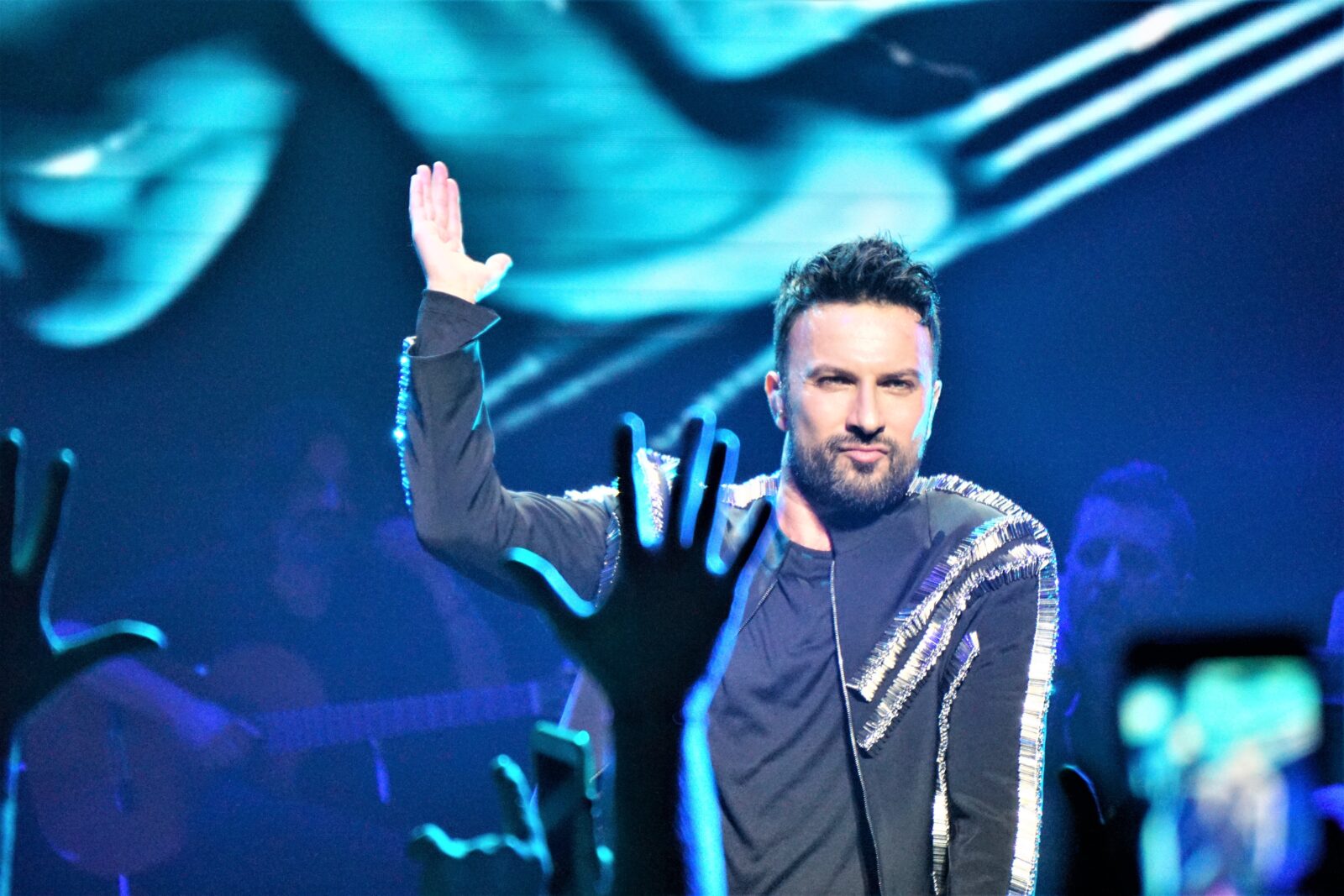 Turkish pop singer Tarkan performs in Los Angeles, U.S., Jan. 8, 2014. (AA Photo)
