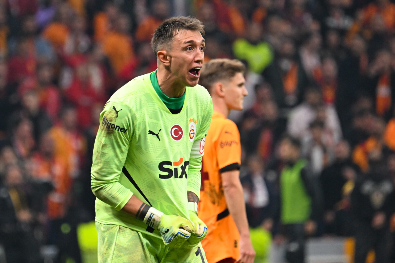 ISTANBUL, TURKIYE - OCTOBER 28: Fernando Muslera (1) of Galatasaray in action during the Turkish Super Lig week 10 football match between Galatasaray and Besiktas at RAMS Park in Istanbul, Turkiye, on October 28, 2024. ( Mehmet Murat Önel - Anadolu Agency )ISTANBUL, TURKIYE - OCTOBER 28: Fernando Muslera (1) of Galatasaray in action during the Turkish Super Lig week 10 football match between Galatasaray and Besiktas at RAMS Park in Istanbul, Turkiye, on October 28, 2024.( Adem Kutucu - Anadolu Agency )