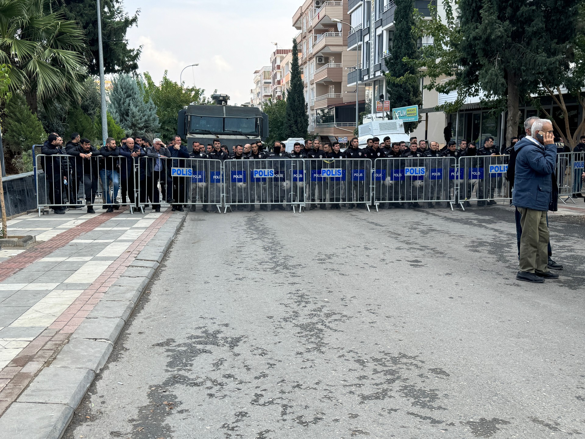 Türkiye to investigate 37 municipalities of Kurdish-oriented DEM Party