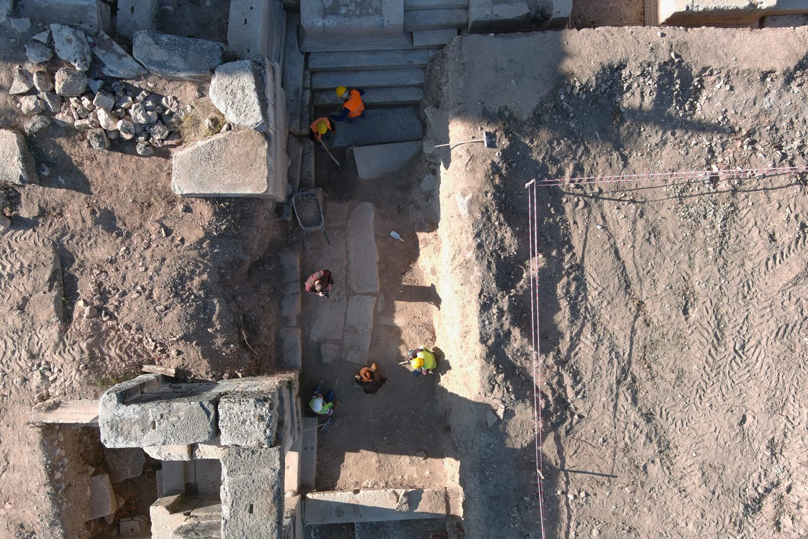 2,000-year-old theatre mask, monumental gate unearthed in Türkiye's Aizanoi