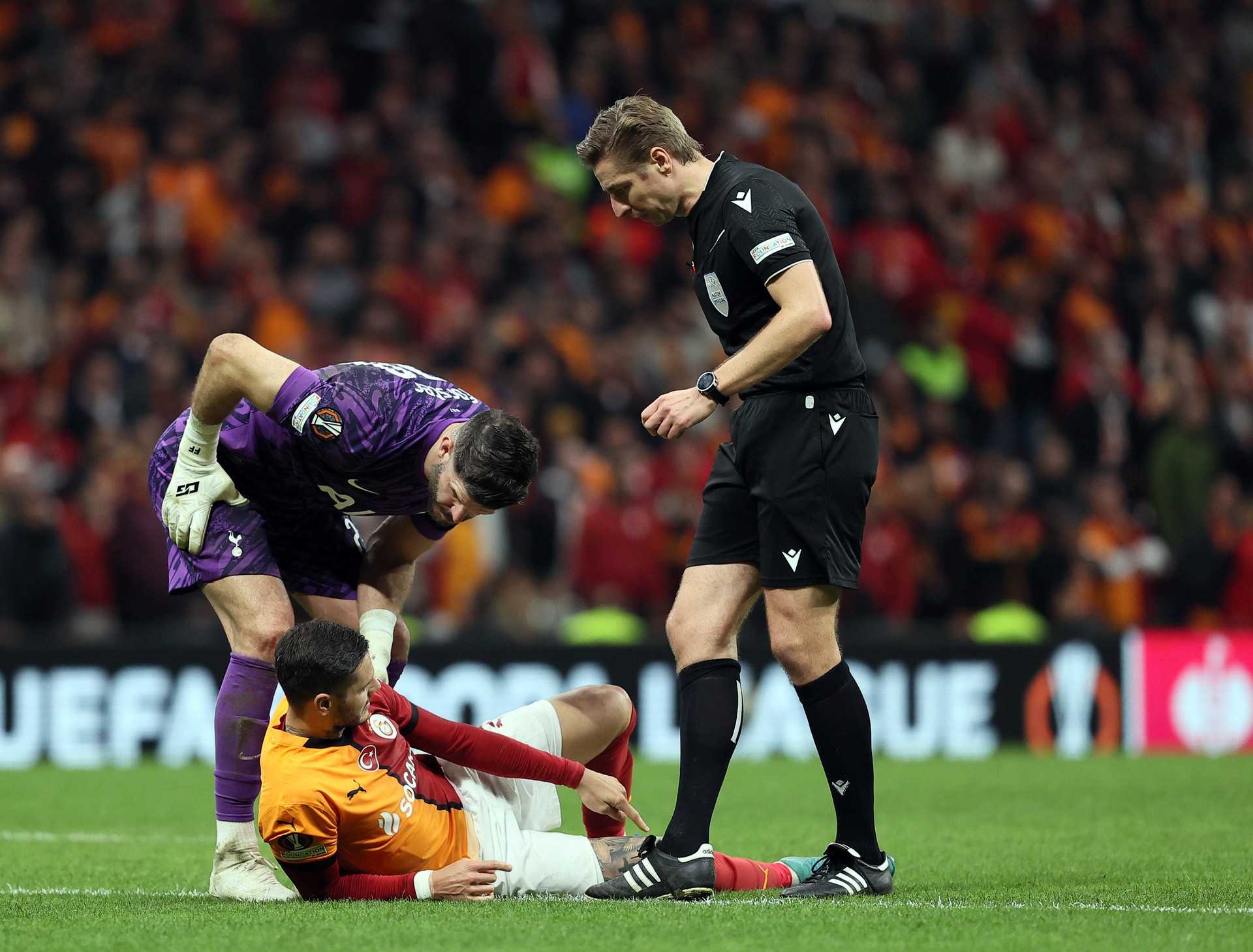 Galatasaray's Mauro Icardi out for season after major knee injury
