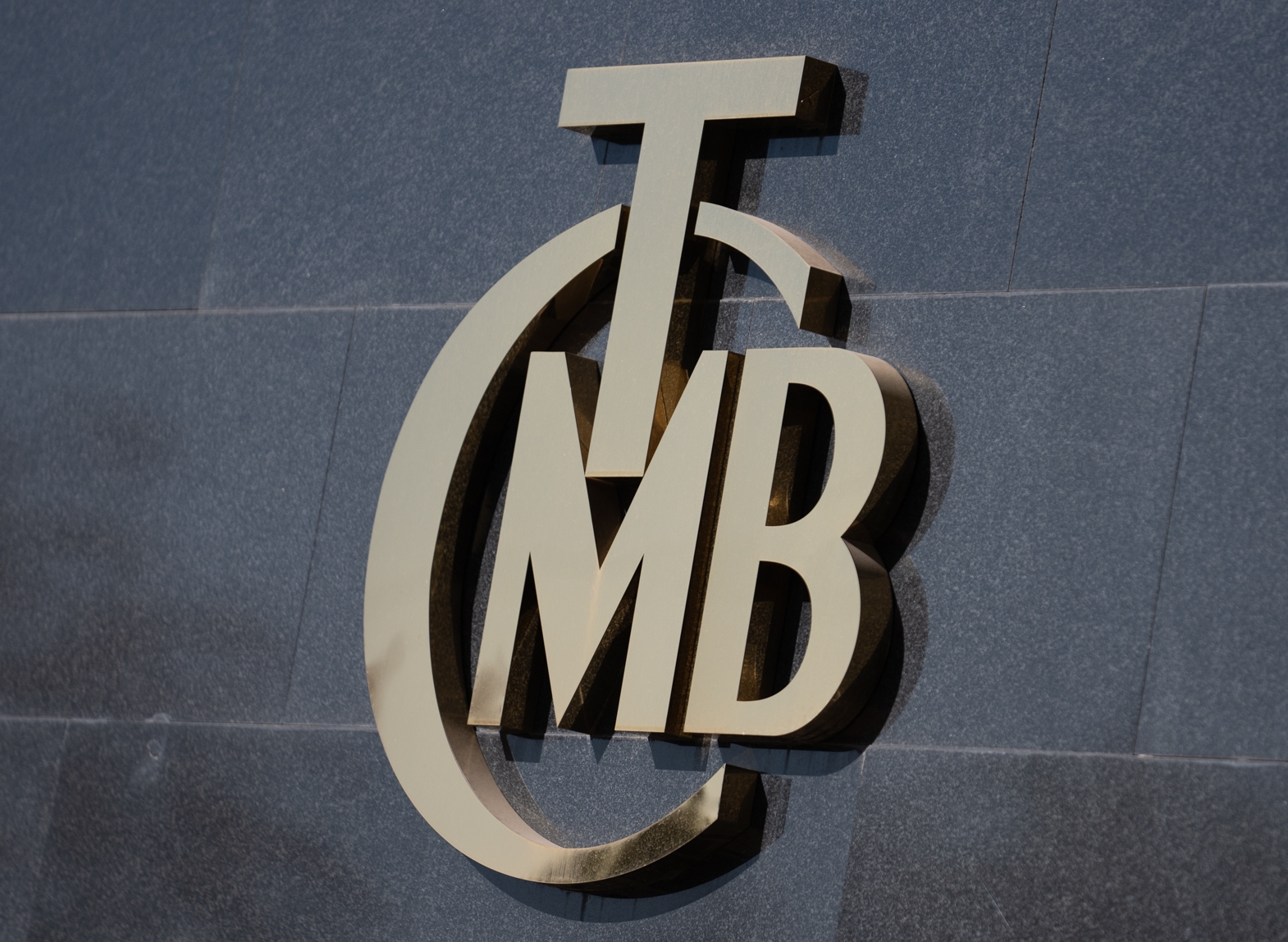 Turkish central bank’s reserve losses top $14B in two weeks, official data shows Image