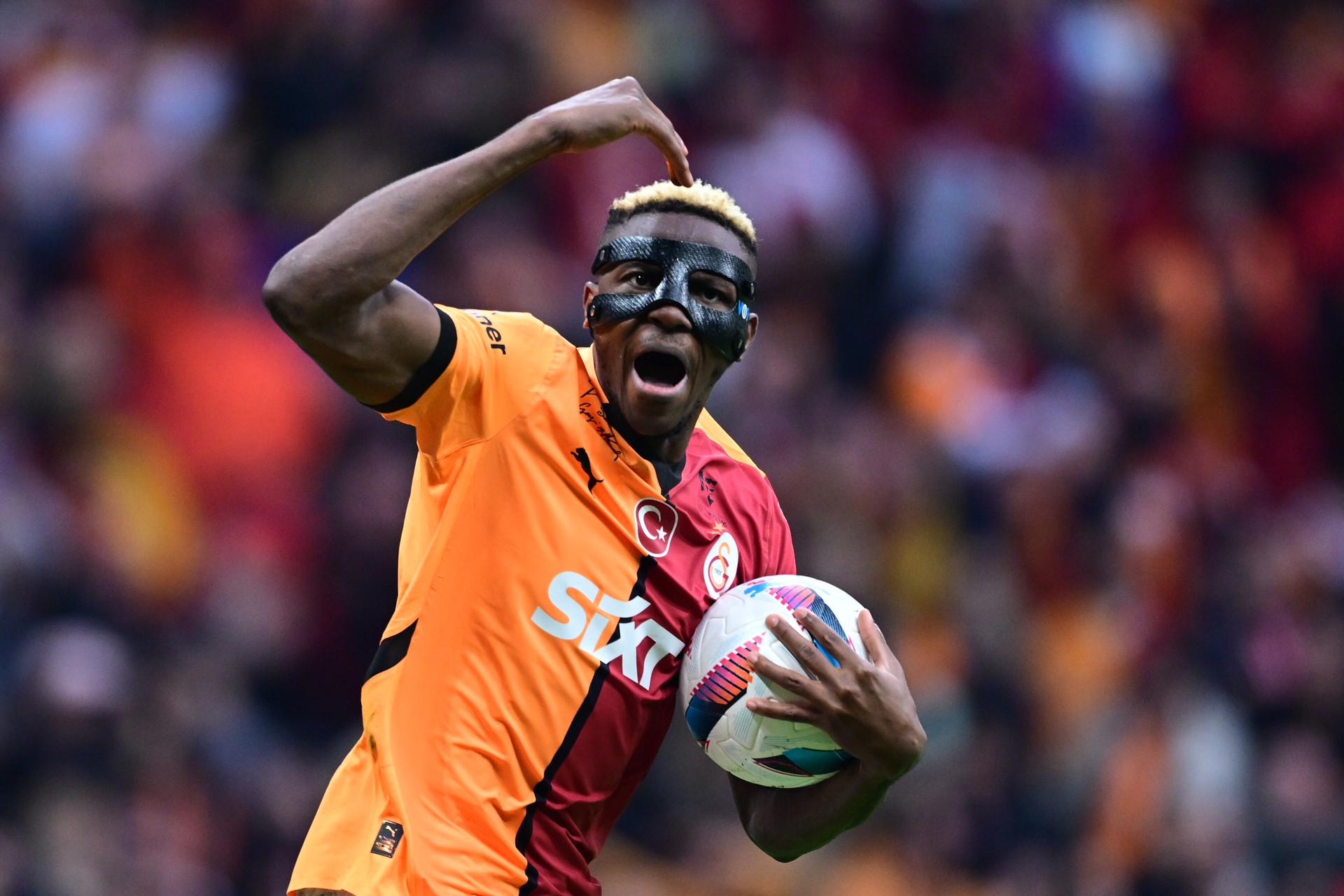 Galatasaray's Victor Osimhen faces backlash for causing chaos outside nightclub