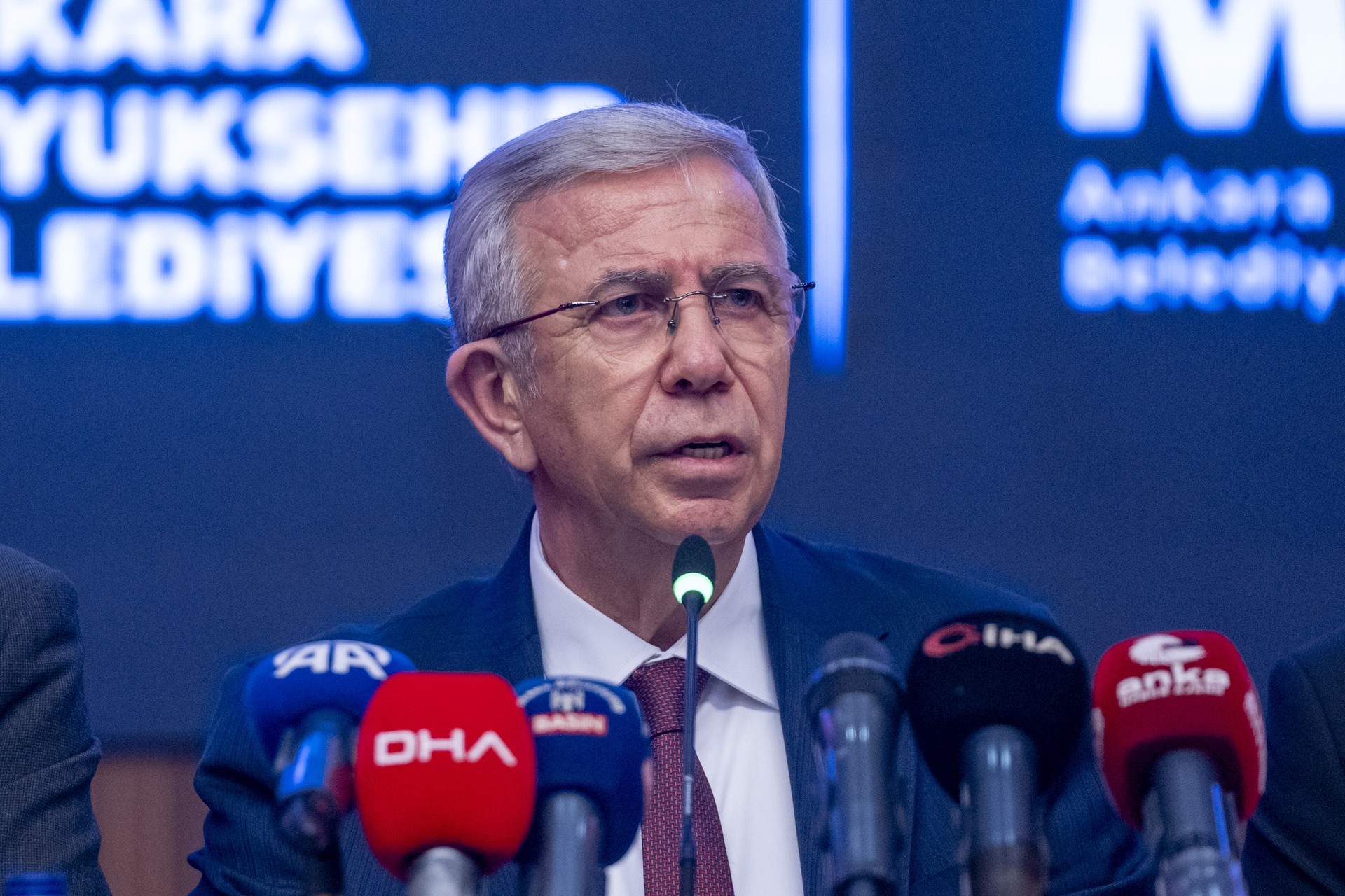 Ankara mayor suspends top bureaucrats over ongoing concert investigation