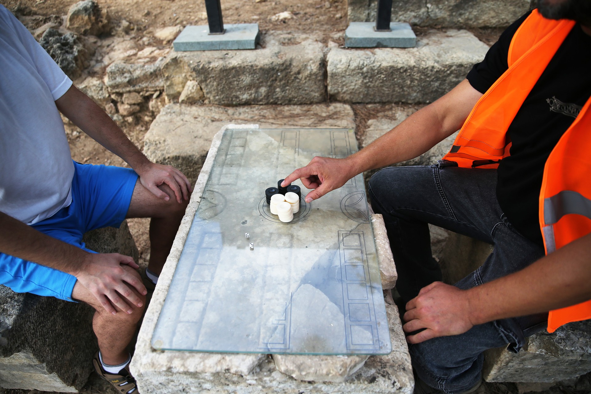 Archaeologists revive 2,100-year-old Roman strategy game in Türkiye’s Alanya