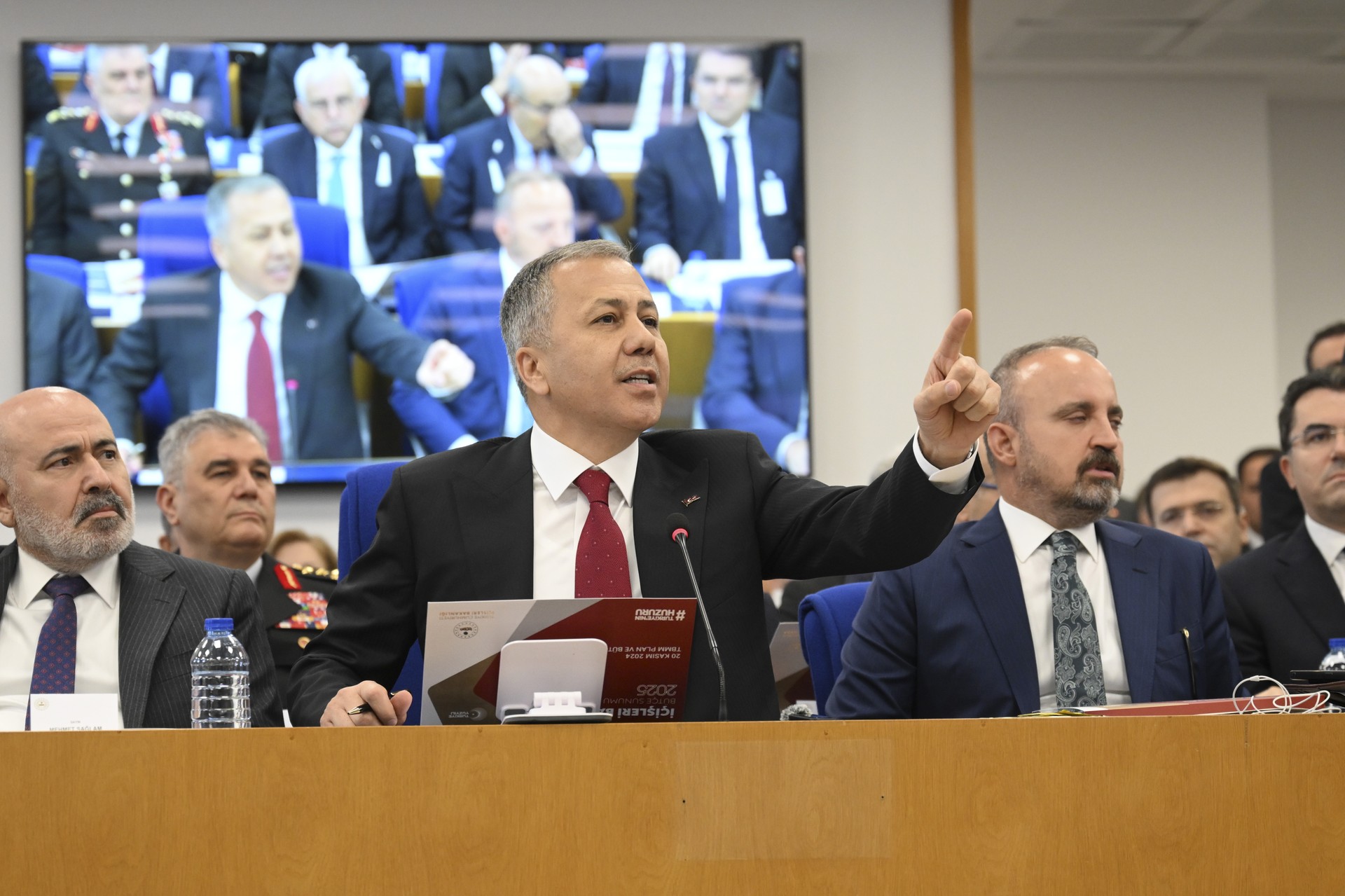 Interior minister defends democracy, denies wiretapping allegations