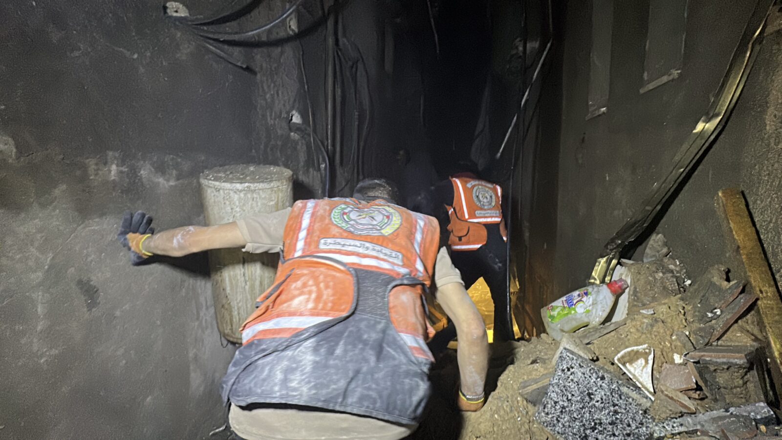 GAZA CITY, GAZA - NOVEMBER 20: Civil defense teams and residents conduct search and rescue operation after Israeli attacks hit an house belonging to Aruki family on Sheikh Ridwan neighborhood in Gaza City, Gaza on November 20, 2024. There were reportedly casualties and wounded in the attack. ( Hasan N. H. Alzaanin - Anadolu Agency )GAZA CITY, GAZA - NOVEMBER 20: A view of damaged building after Israeli attacks hit an house belonging to Aruki family on Sheikh Ridwan neighborhood in Gaza City, Gaza on November 20, 2024. There were reportedly casualties and wounded in the attack. ( Hasan N. H. Alzaanin - Anadolu Agency )