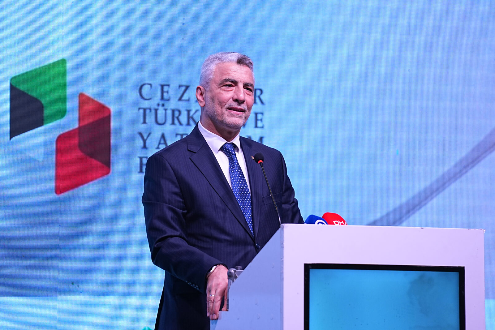 Trade Minister Omer Bolat delivers a speech at the Türkiye-Algeria Business and Investment Forum held at a hotel in Istanbul, Türkiye, Nov. 23, 2024. (AA Photo)