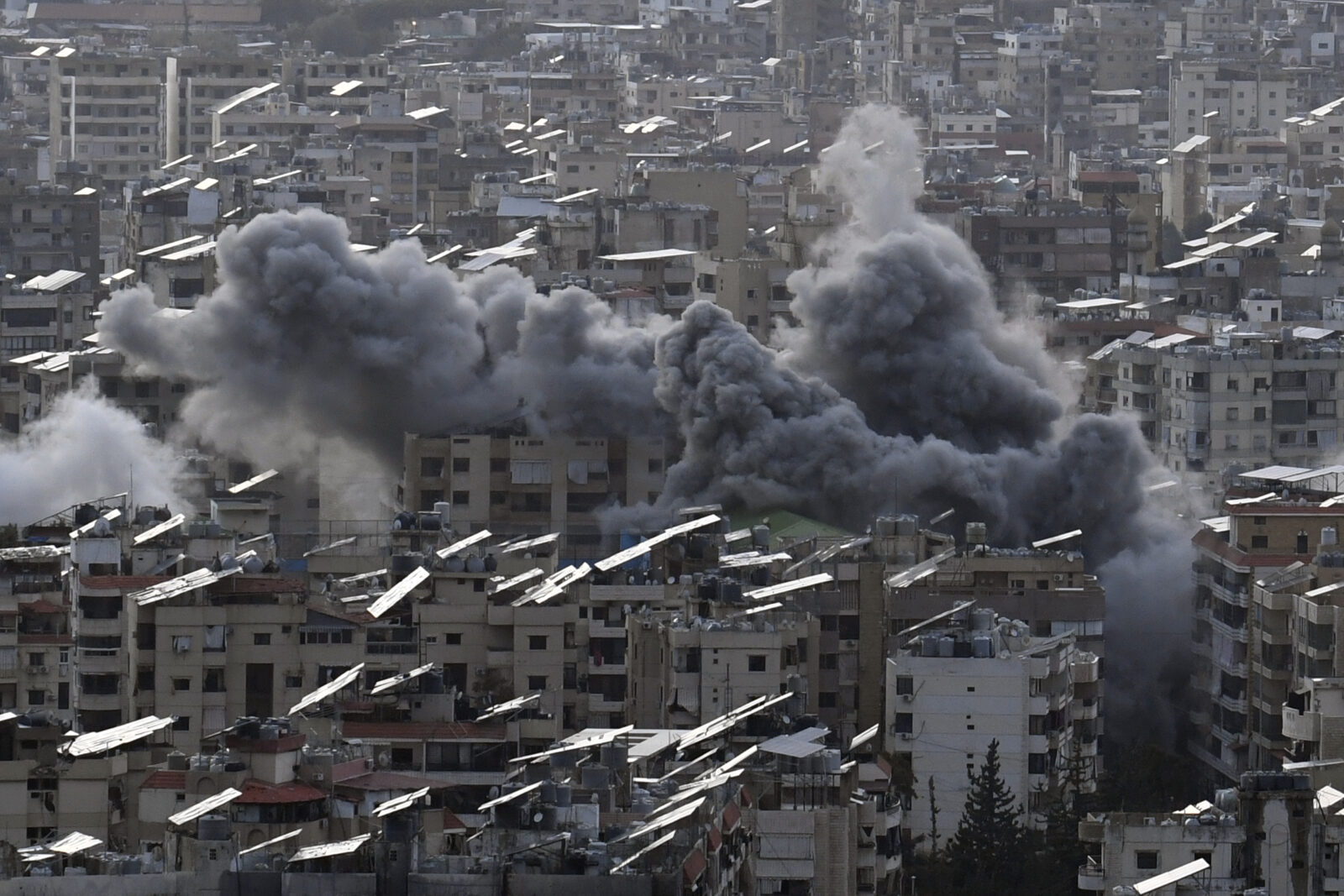 BEIRUT, LEBANON - NOVEMBER 24: Smoke rises over residential area following the Israeli attacks on Dahieh region of Beirut, Lebanon on November 24, 2024. ( Houssam Shbaro - Anadolu Agency )BEIRUT, LEBANON - NOVEMBER 24: Smoke rises over residential area following the Israeli attacks on Dahieh region of Beirut, Lebanon on November 24, 2024. ( Houssam Shbaro - Anadolu Agency )