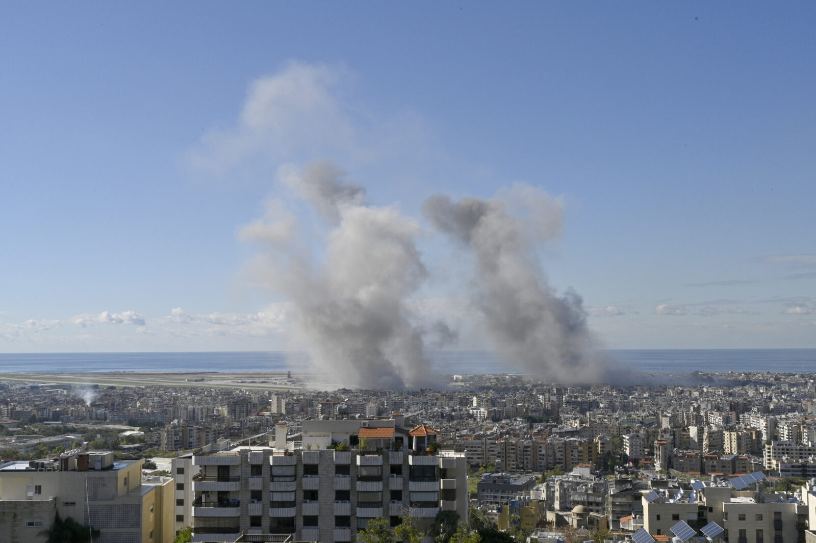 BEIRUT, LEBANON - NOVEMBER 26: Smoke billows from buildings after the Israeli army launched an airstrike on the Dahieh district in Beirut, Lebanon on November 26, 2024. ( Houssam Shbaro - Anadolu Agency )<img src=