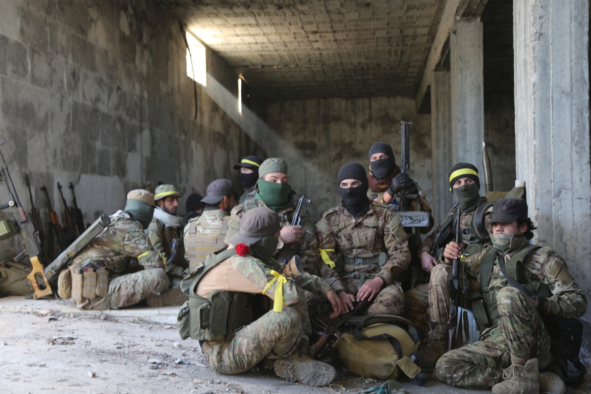Opposition forces close in on Aleppo as clashes with Assad regime intensify