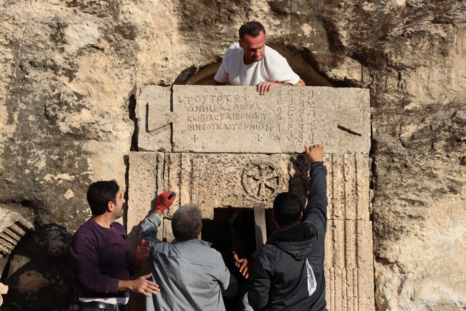 Excavation unveils 2,000-year-old tombs, rare inscriptions at Kizilkoyun necropolis