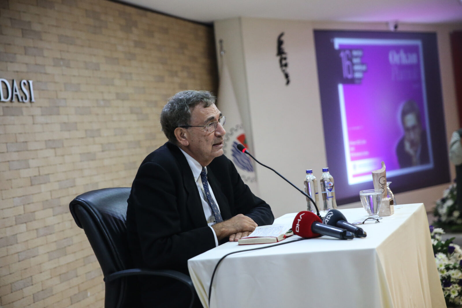 The Mersin City Literature Award, organized for the 16th time this year under the leadership of the Mersin Chamber of Commerce and Industry (MTSO), was awarded to author Orhan Pamuk, Mersin, Türkiye, November 3, 2023. (AA Photo)