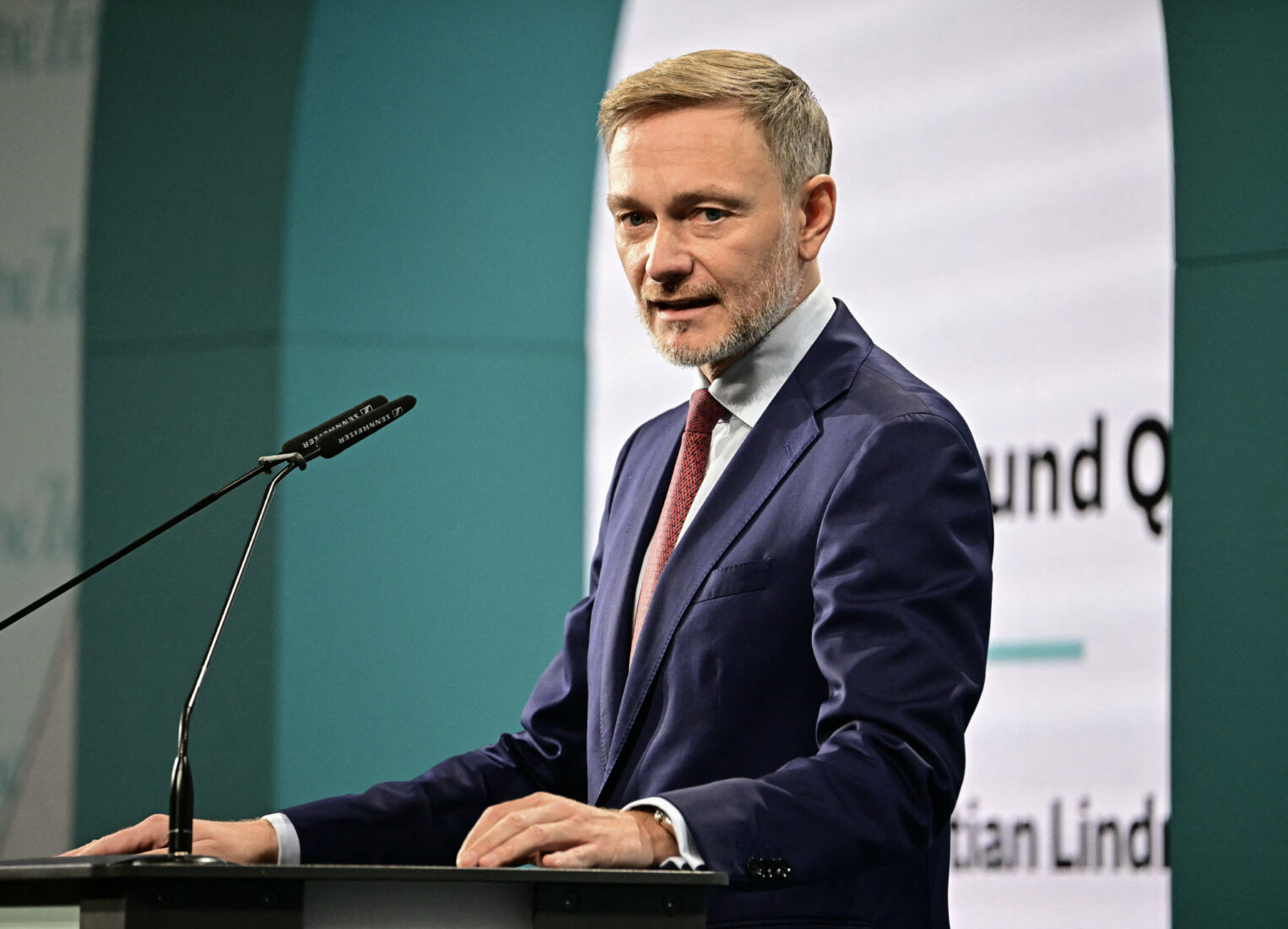 Germany’s Scholz moves toward early elections amid political turmoil