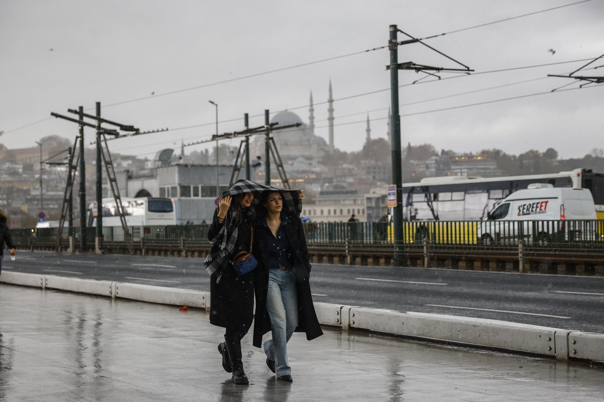 Türkiye's weather outlook: Showers, rising temperatures, and avalanche risks