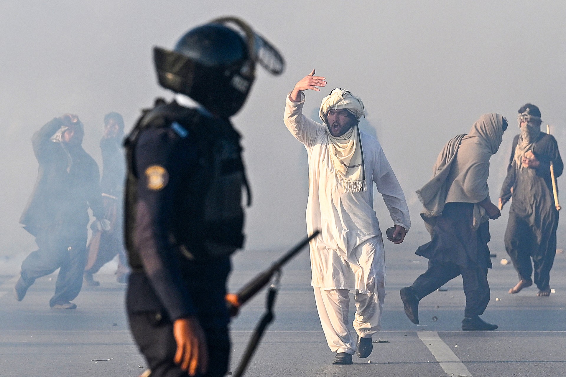 Security forces disperse protesters in Islamabad over former PM Khan