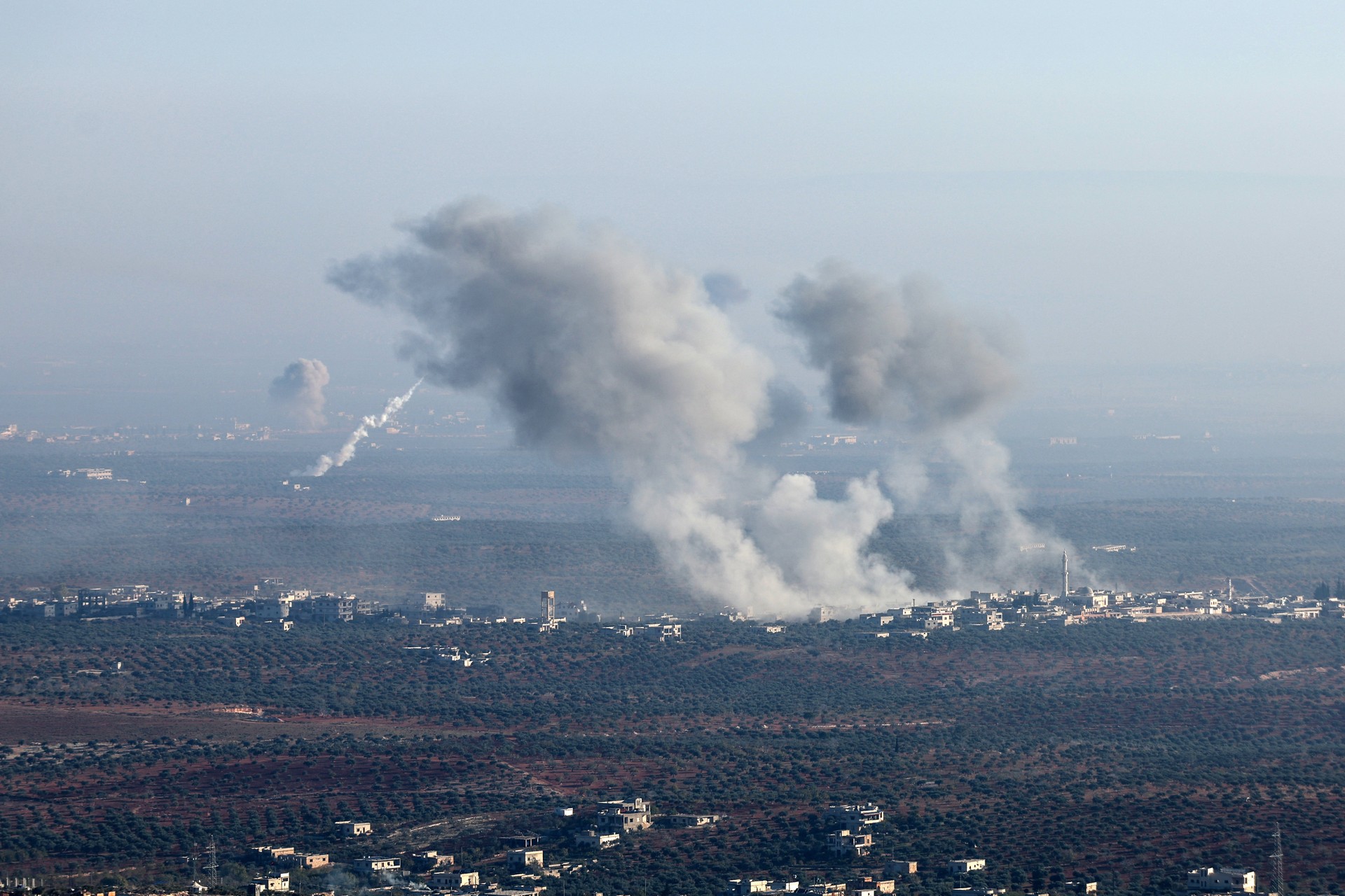 Turkish military steps up vigilance amid Syrian opposition mobilization: Sources