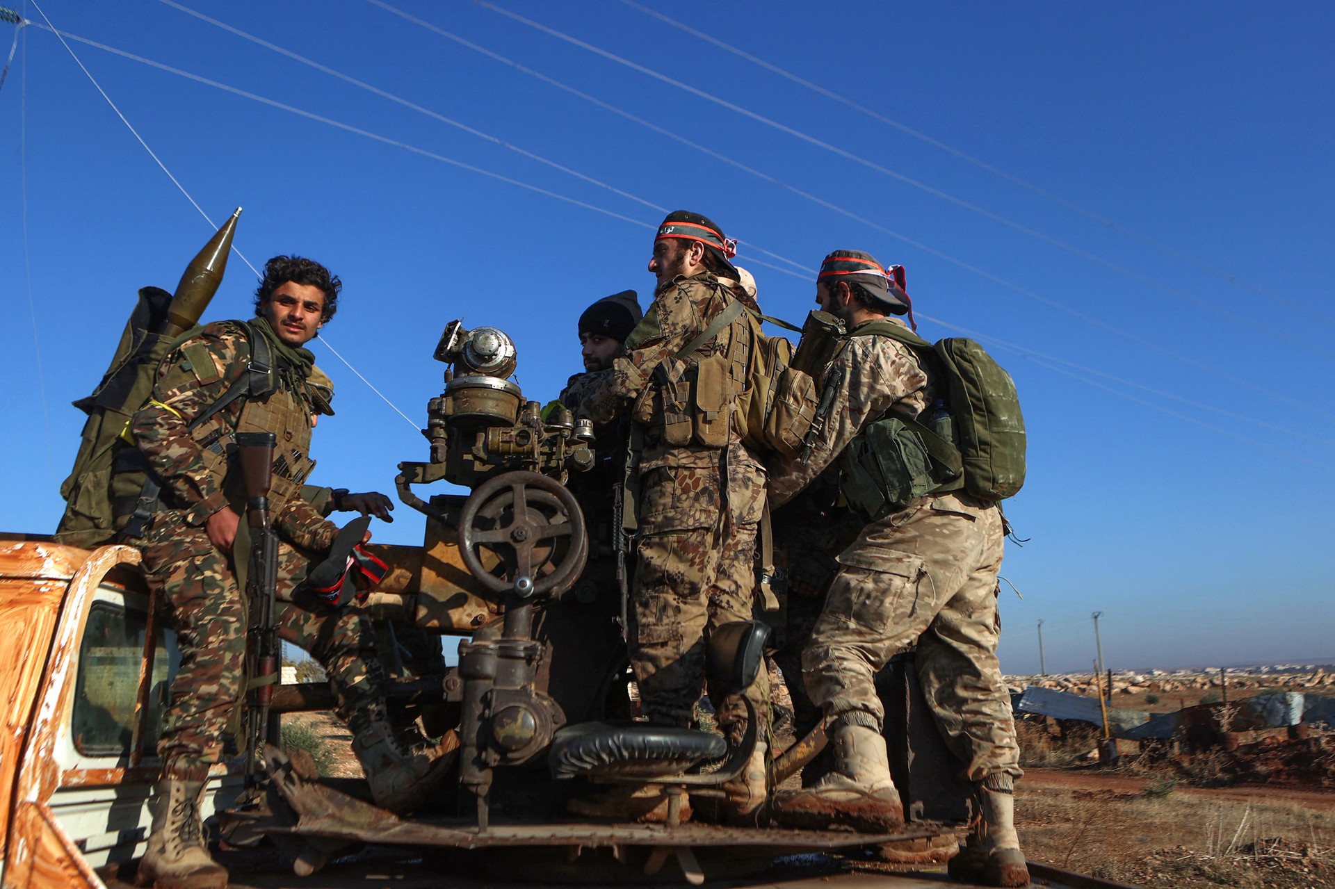 Syrian opposition groups advance within 1 kilometer of Aleppo