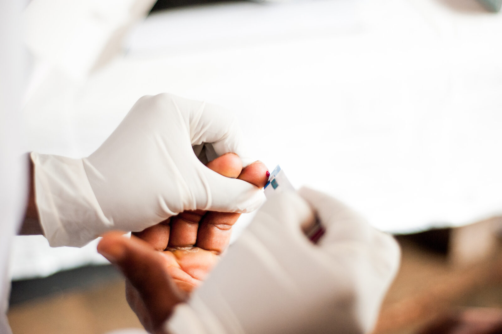 Limited access to HIV testing and low awareness are key challenges in identifying and treating HIV-positive cases in Türkiye’s younger population. (Adobe Stock Photo)