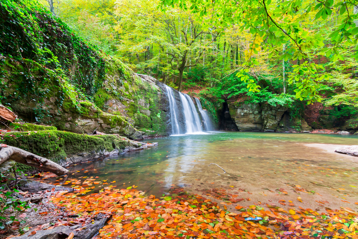 Suuctu Waterfall in Bursa, Türkiye. (Adobe Stock Photo)